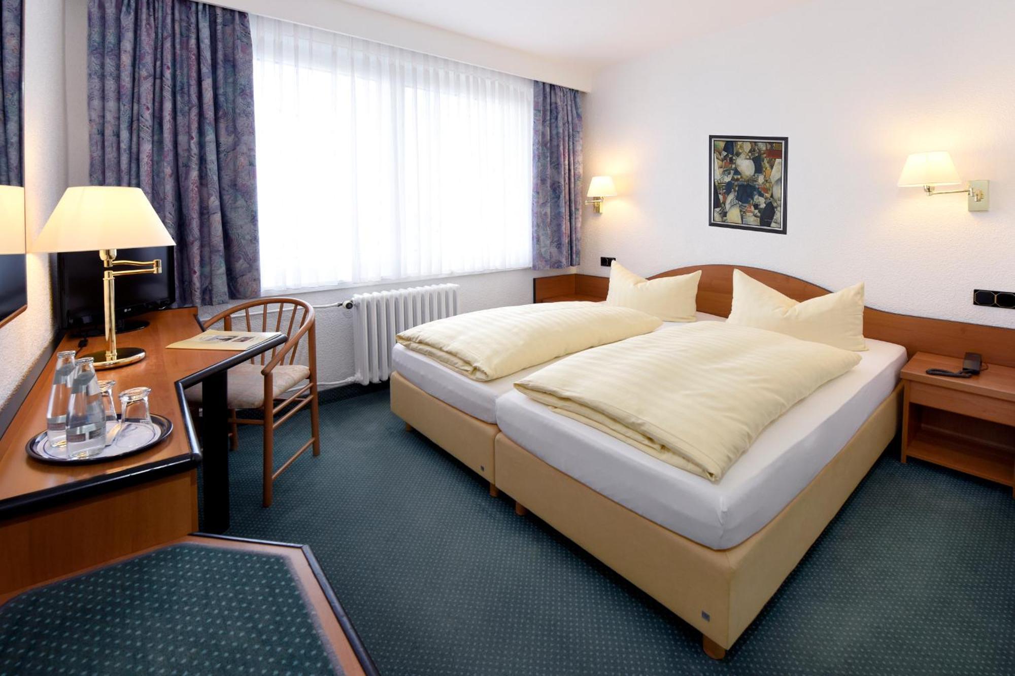 Hotel Lat & Apartmenthaus Berlin 3*